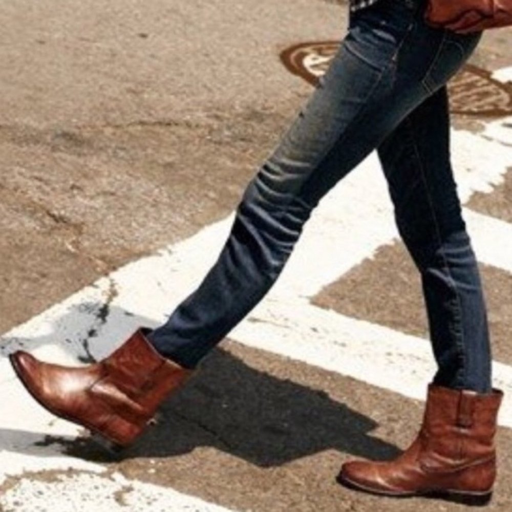 Frye Anna Short Light Tan Leather Pull On Comfy Casual Low Heel Ankle Booties - Picture 3 of 12